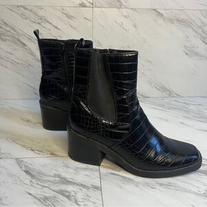 Bleecker & Bond Rita Black Croc Leather Moto Chelsea Boot SZ 8.5